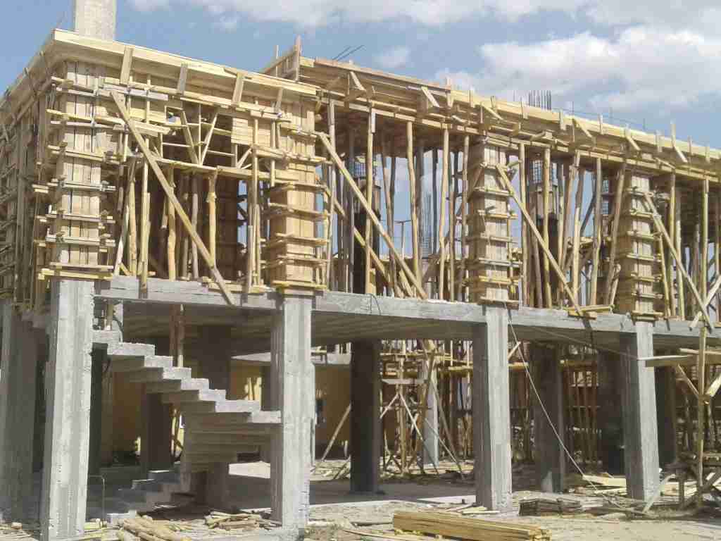 Karamanlı İnşaat Kalıpçısı